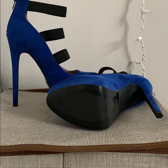 Blue heels - Picture 2 of 3